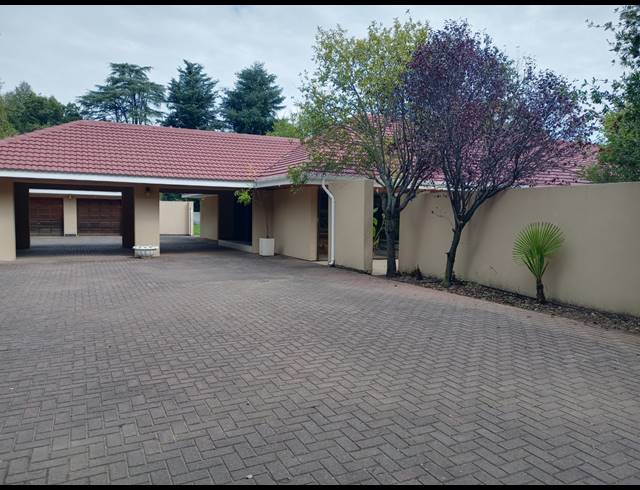 3 BEDROOM HOUSE FOR SALE IN THREE RIVERS PROPER